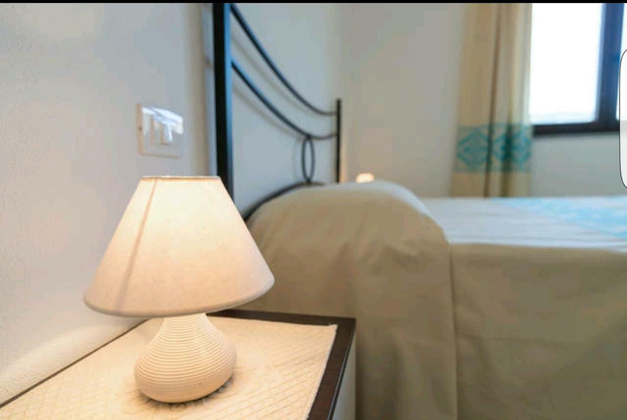 Bed and Breakfast Il Girasole Domus De Maria Exterior foto