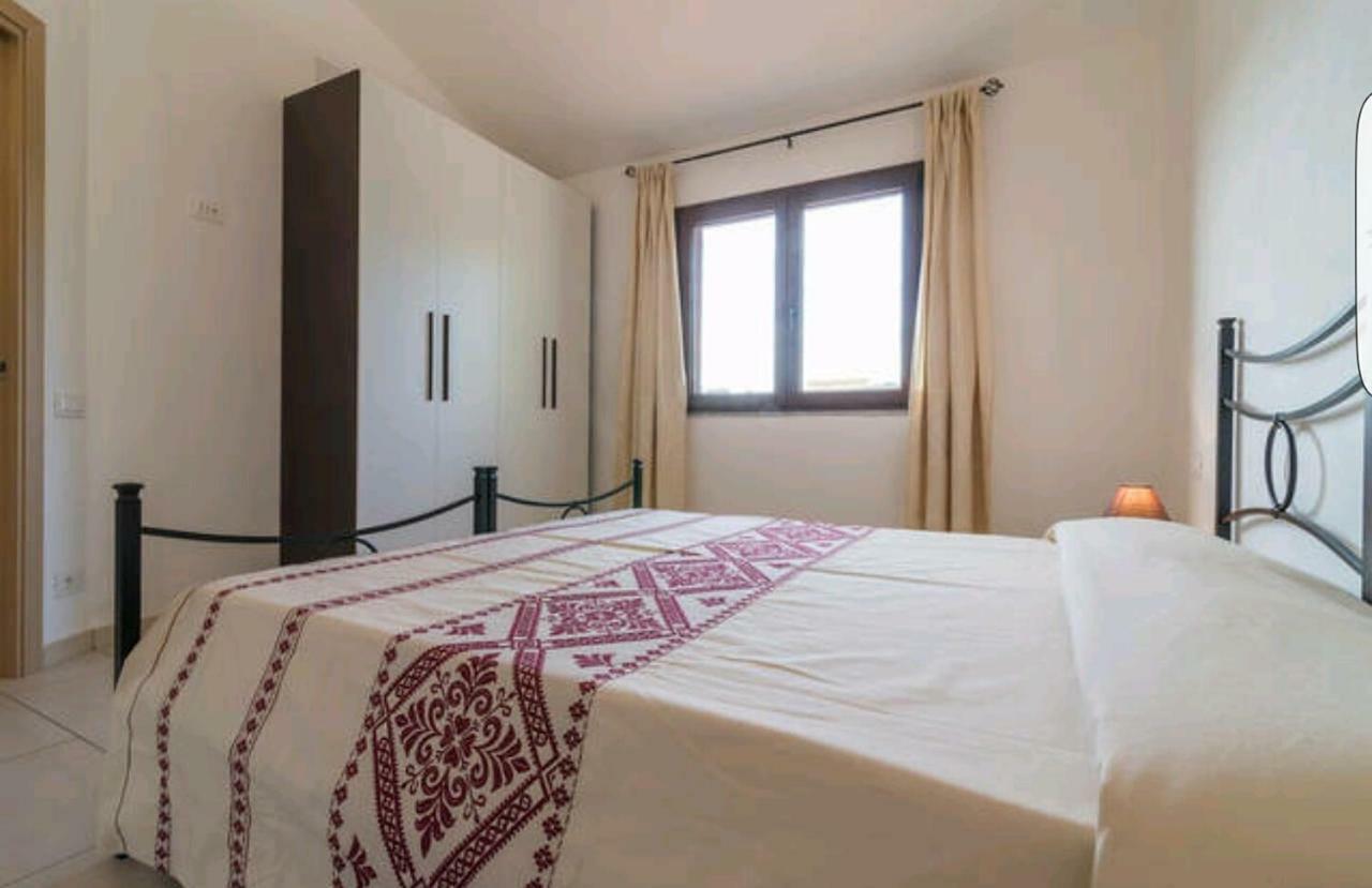 Bed and Breakfast Il Girasole Domus De Maria Exterior foto