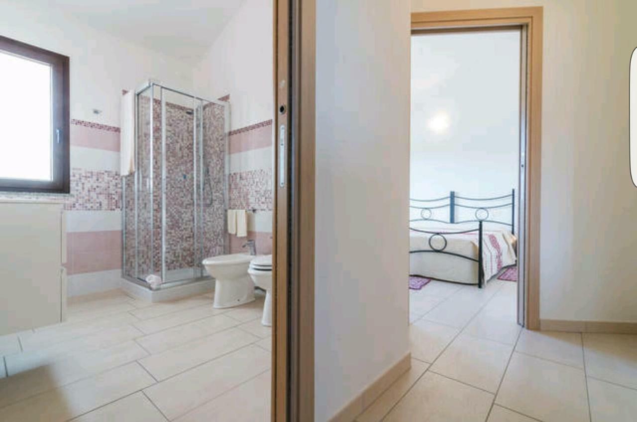 Bed and Breakfast Il Girasole Domus De Maria Exterior foto