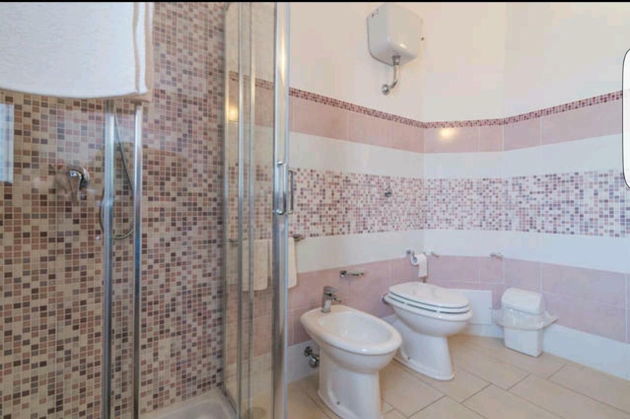 Bed and Breakfast Il Girasole Domus De Maria Exterior foto