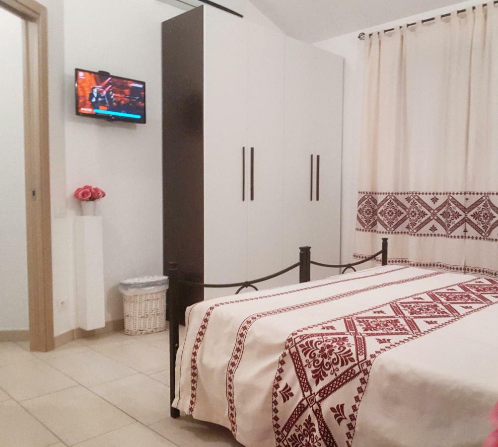 Bed and Breakfast Il Girasole Domus De Maria Exterior foto